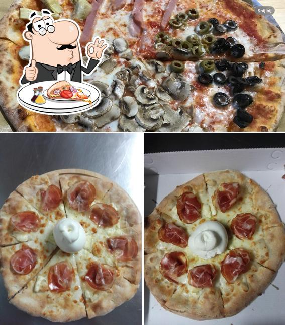 Ordina tra le svariate varianti di pizza
