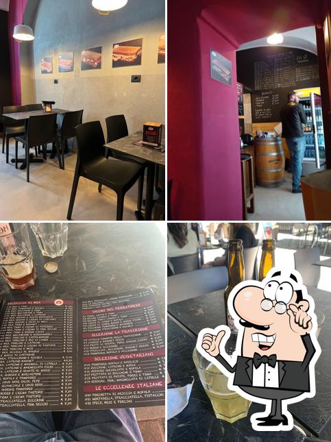 Installez-vous à l'une des tables de Crostone.it