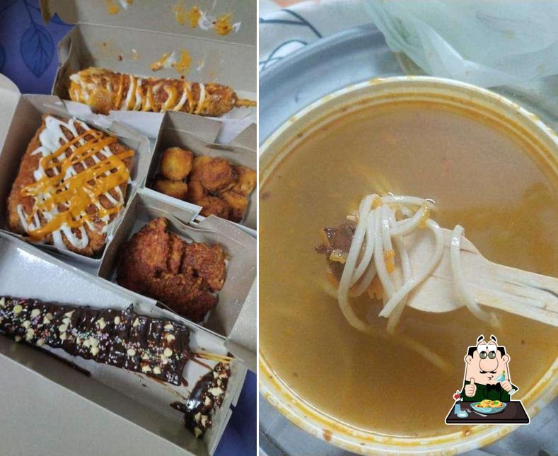 Food at DesiLicious Bajji