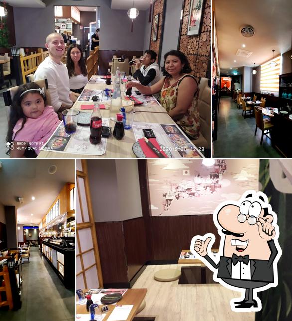 Siediti a un tavolo di Ristorante Giapponese Sakura