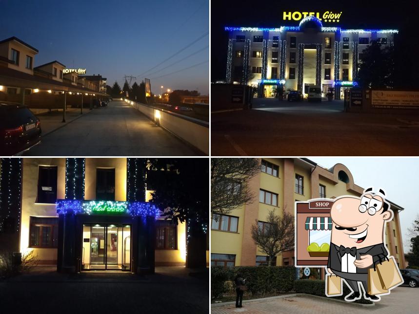 Goditi la vista dagli esterni di AS Hotel Dei Giovi