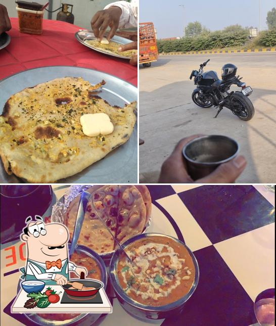 Chicken curry at Markanda Vaishno Dhabha