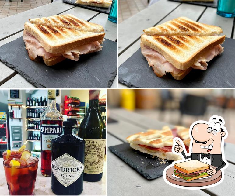 Toast al formaggio al Caffè Della Piana
