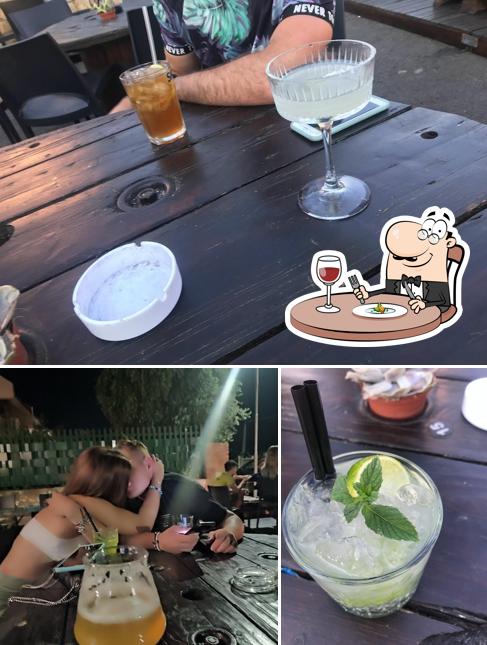 Dai un’occhiata alla foto che presenta la cibo e bevanda di Pub 55