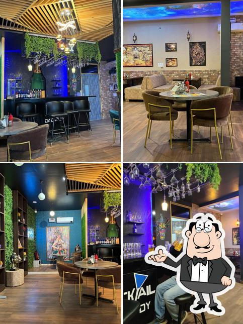 Check out how THE PIZZA DINE looks inside