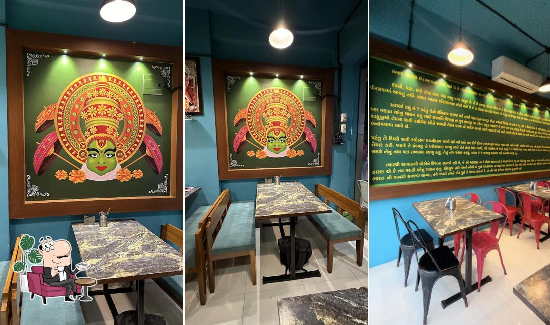 Check out how Umiya Dosa & Bhaji pav looks inside