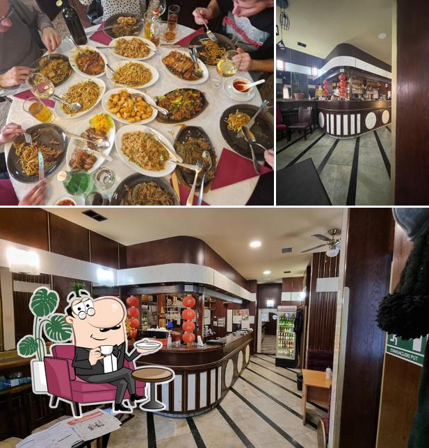 Siediti a un tavolo di Panda kineski restoran