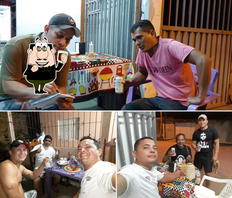 Desfrute de um drinque no Espetinho dos Amigos