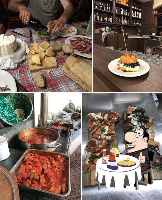 Piatto di formaggi al agriturismo fattoria colle dei monaci