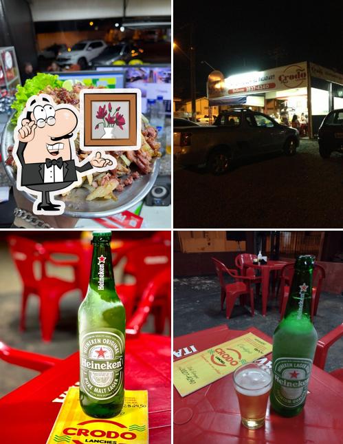 O interior do Crodo Lanches