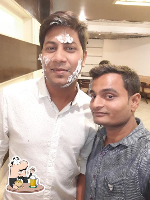 Order a pint of light or dark beer