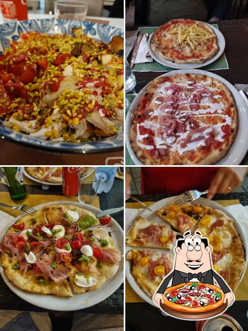 Scegli una pizza a Plazacafé