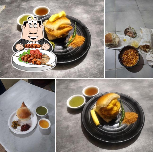 Food at Chavan vada pav