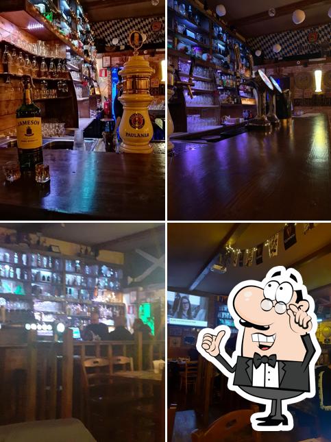 Siediti a un tavolo di Ark pub