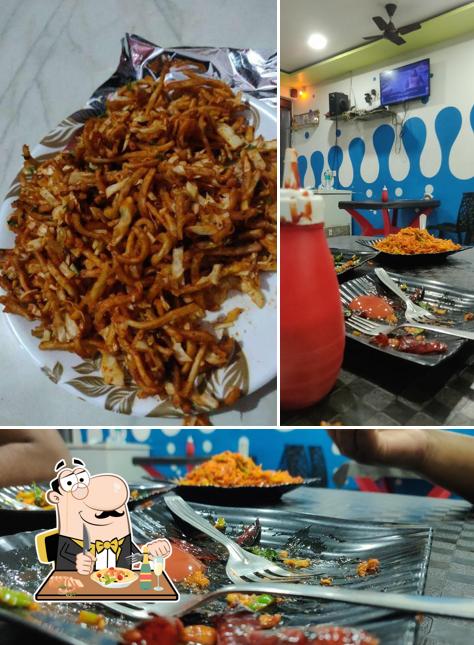 Pad thai at Saitara Fast Food Center