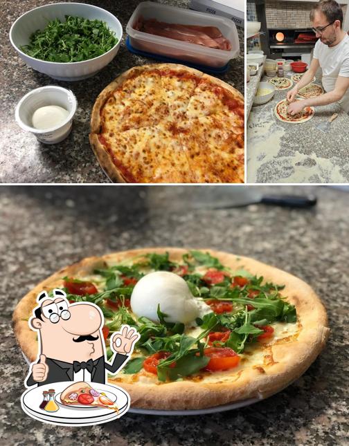 A Da Giuseppe, puoi provare una bella pizza