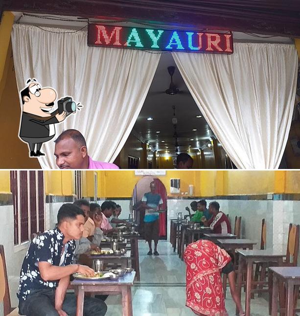 Here's a photo of Hotel Mayuri