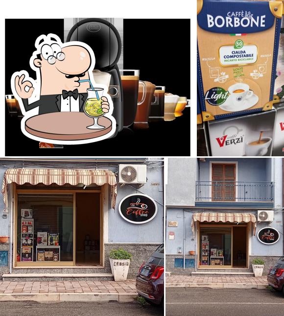La bevanda e esterno del ristorante