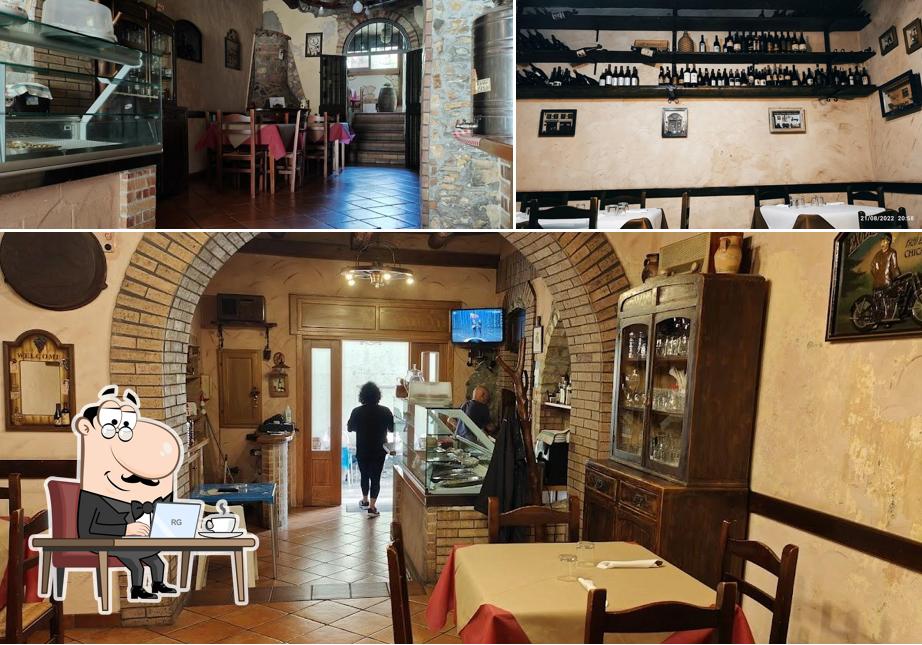 Siediti a un tavolo di A Cantinella