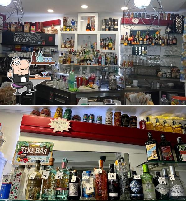 Gli interni di Campar8 wine bar caffetteria