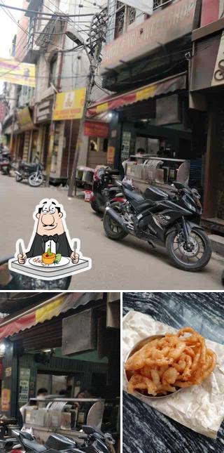 Meals at Rawal Pindi Sweet Shop
