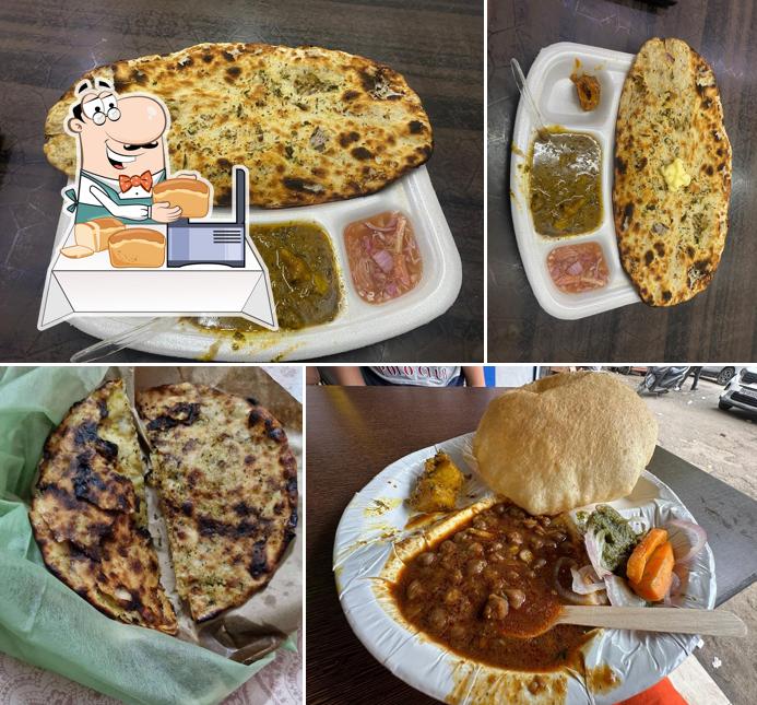 Garlic bread at Shree Ganpati Ji Channe Bhature