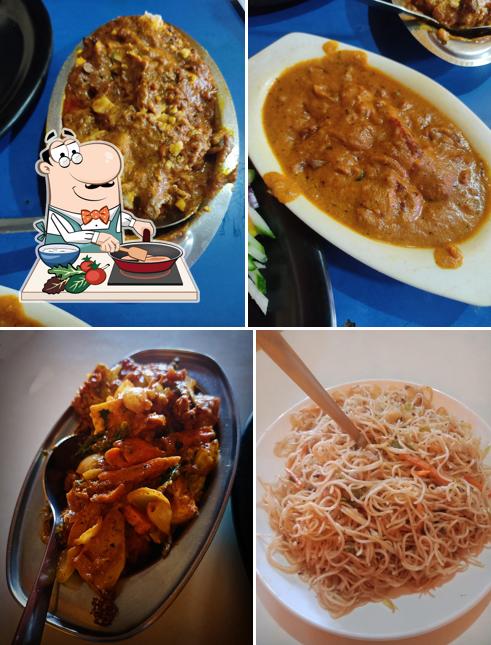 Chicken curry at Chef's Chowpaty Ashok Nagar