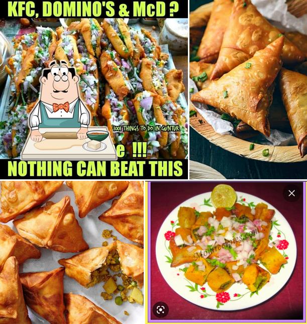 Samosa at Srinivasa Snacks House