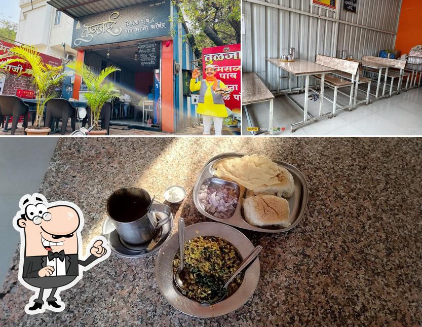 The image of Tuljai Misal Pav’s interior and food