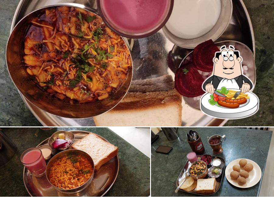 Food at Samruddhi Misal