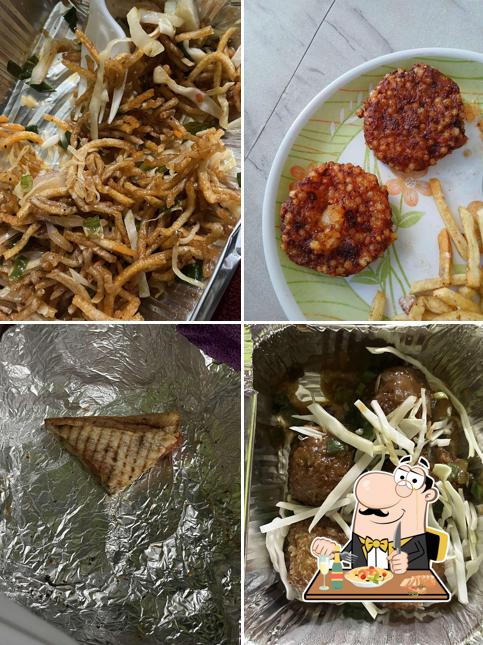 Pad thai at Food Corner