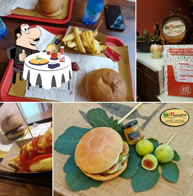 Piatto di formaggi al MEZZADRIA -hamburgeria Toscana