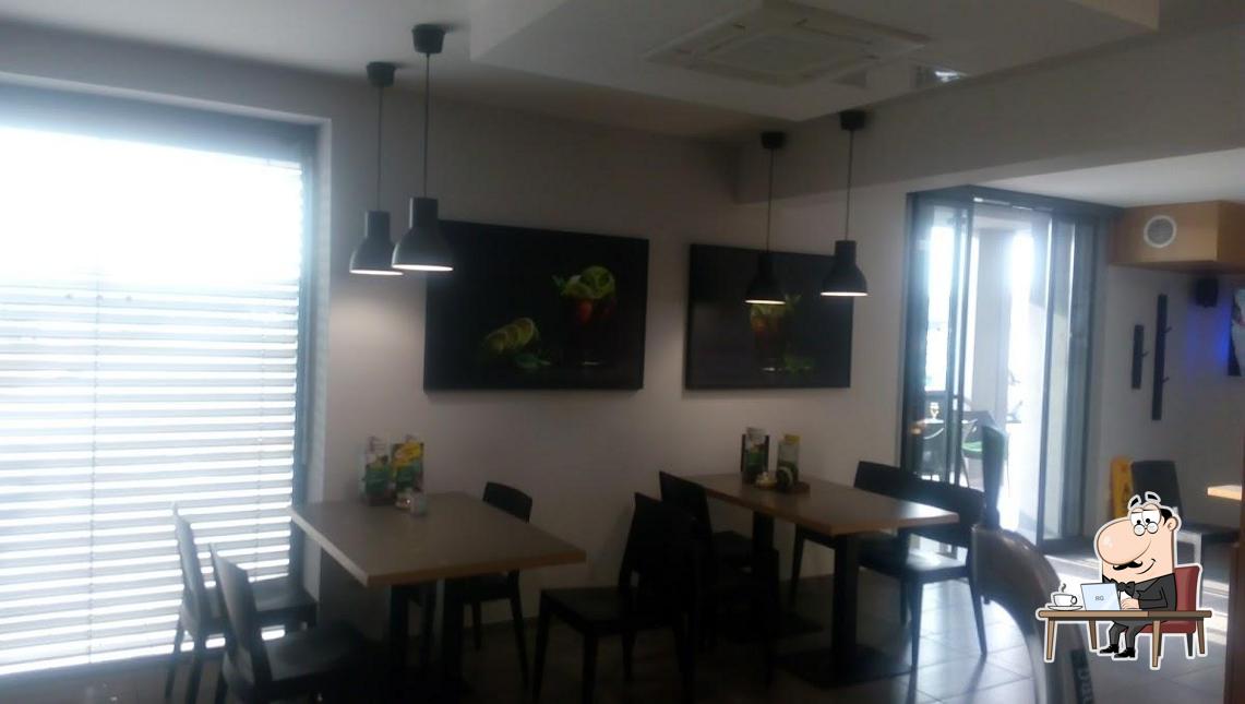 Siediti a un tavolo di Vito Ketiš S.P.- Trgovina na drobno ,bar -Tekstil Ketiš