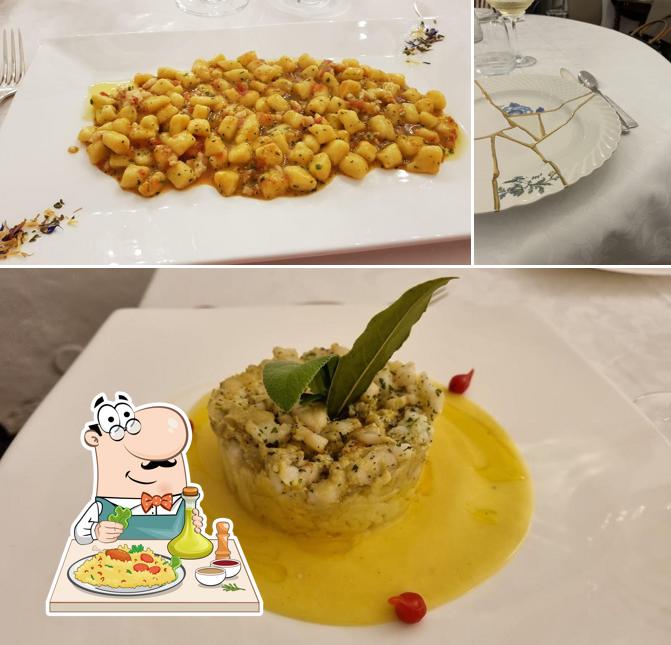 Tra le varie cose da Ai Torchi si possono trovare la cibo e bevanda
