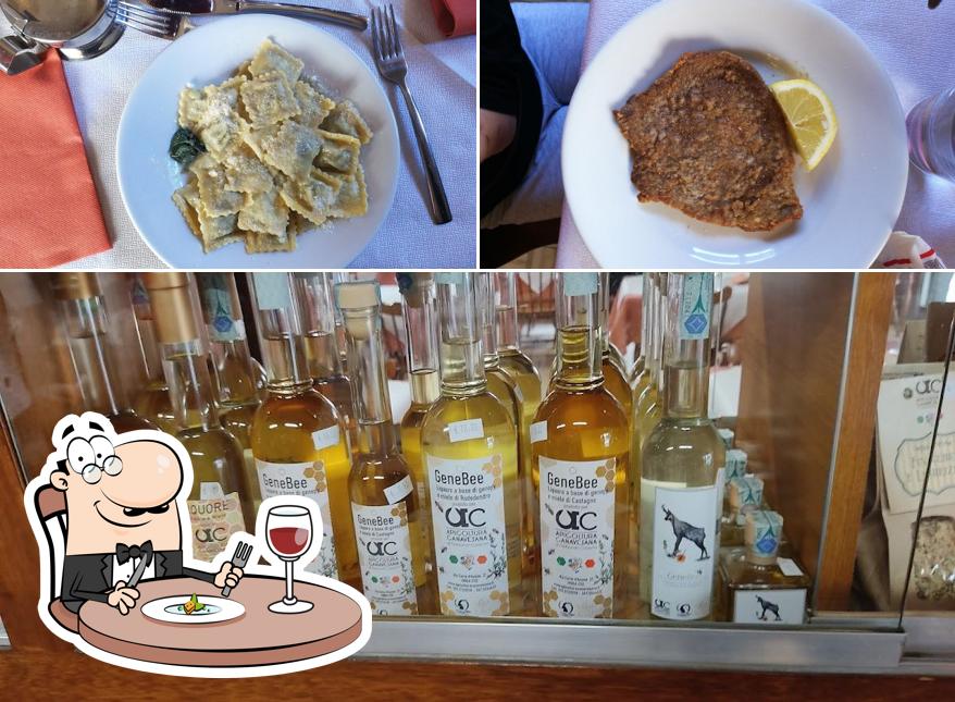 Cibo al Bar Trattoria Caccia Reale