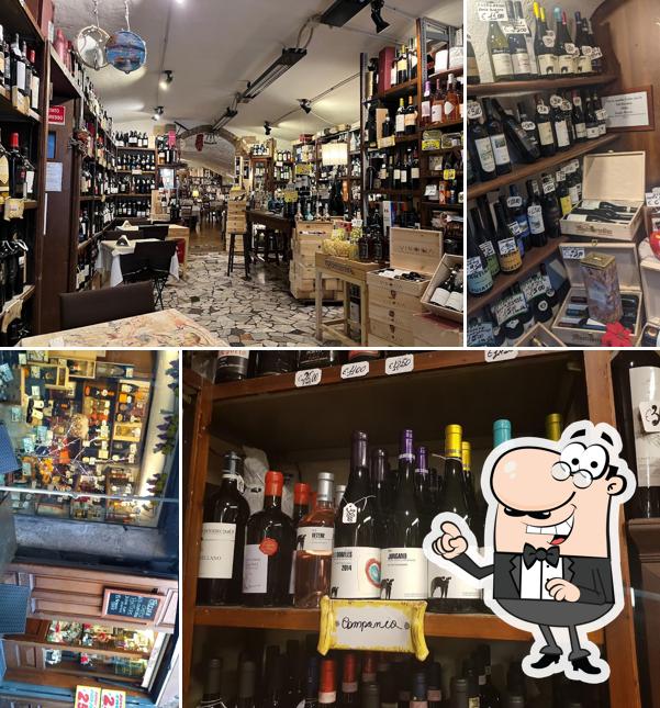 Dai un'occhiata agli interni di L' Enoteca Del Grottino