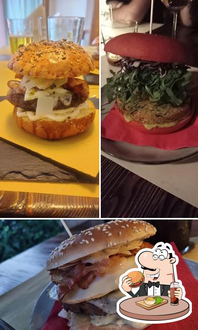 Concediti un bell'hamburger a Osteria Vittoria