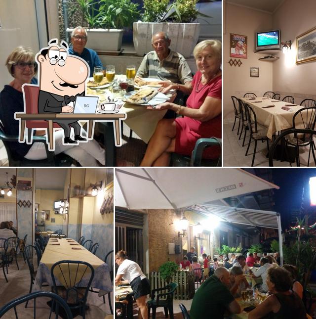 Siediti a un tavolo di pizzeria dinner