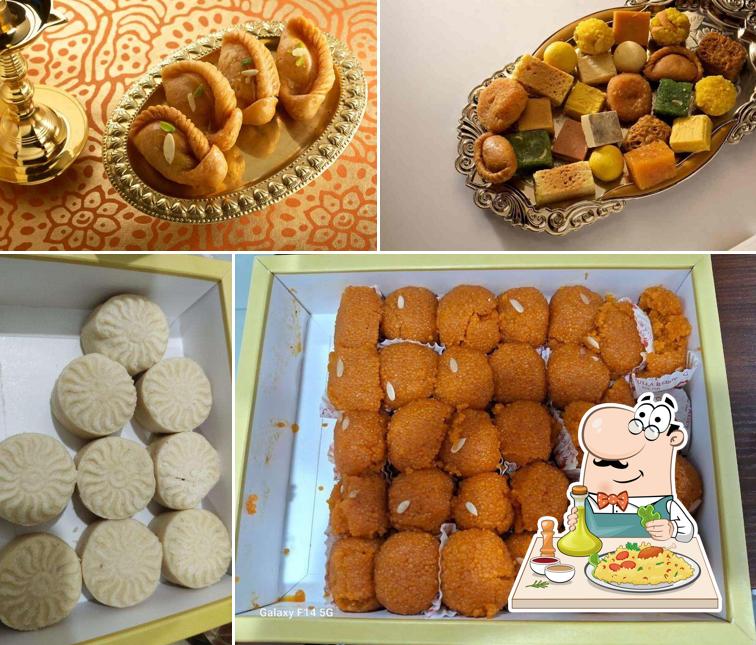 Food at G Pulla Reddy Sweets