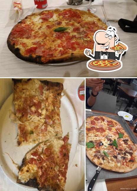 Scegli una pizza a Pizzeria Santa Lucia