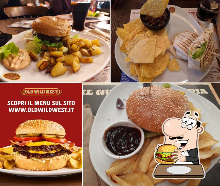 Ordina un hamburger a Old Wild West - Aprilia C.C. Aprilia2