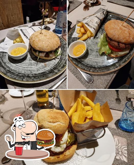 Prova un hamburger a Ristorante Cianel Selva Gardena
