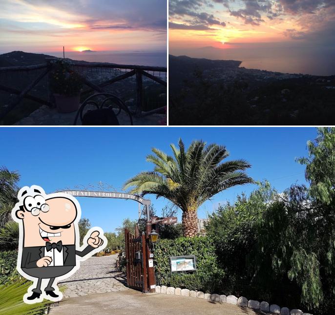 Guarda gli esterni di Santa Croce al Picco