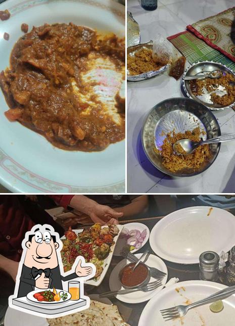 The photo of food and interior at Sufi Darbar