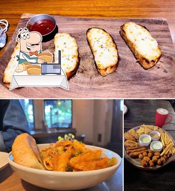 Garlic bread at Sandhouse - All Day Diner