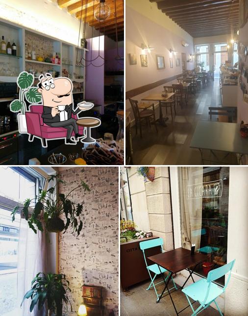 Siediti a un tavolo di La Cicara