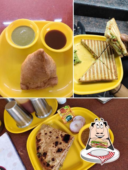 Club sandwich at Munch