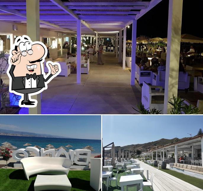 Siediti a un tavolo di Blanco Beach Club