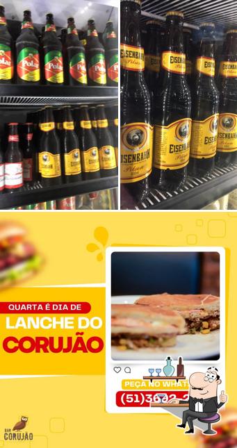 O interior do Bar Corujão