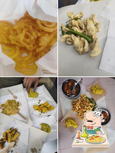 Food at Shreenathji Ganthiya Rath